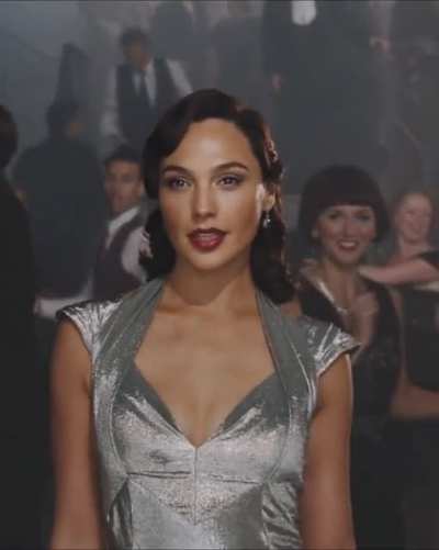 Gal in Death on the Nile