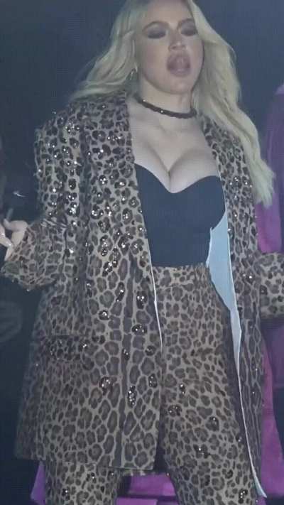 Hadise Acikgoz