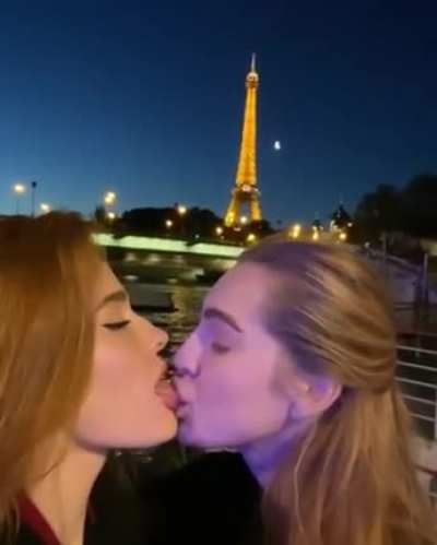 Jia Lissa and her friend French kiss in front of the Eiffel Tower