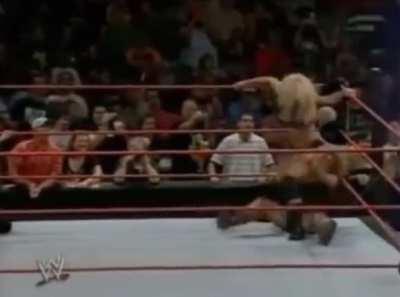 Torrie Wilson’s birthday today! Here she is serving a lucky Mickie James some cake.