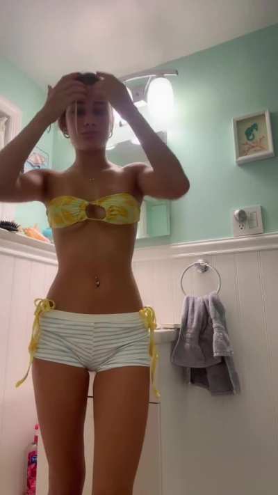 Tight blondy