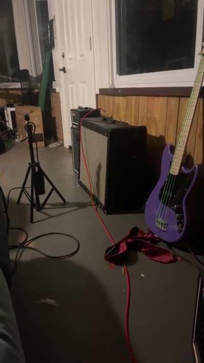 Thoughts? Crackling when playing on fender tube amp