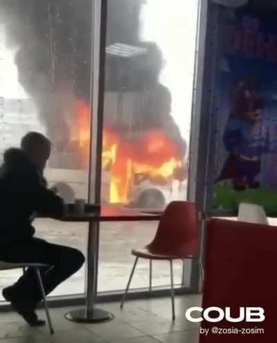 Her bakan açıklamasından sonra Türkiye'den çıkamadan ölüp gideceğini anladığında olur gibi