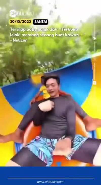 To enjoy sweet moment at 1,000m long water slide