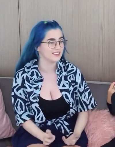 👀