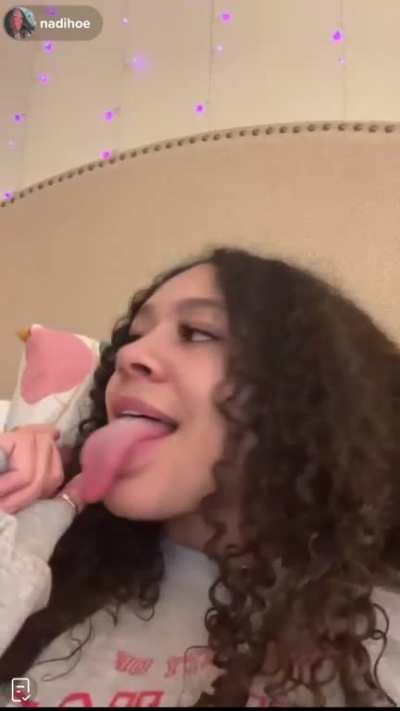 😻