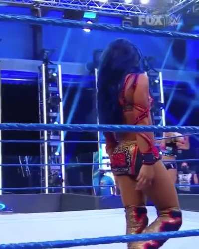 Sasha Banks got a small but plump booty
