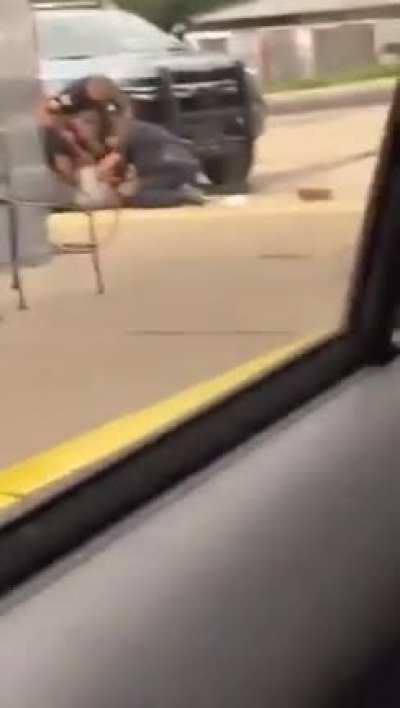 Police beat man in Mulberry, Arkansas