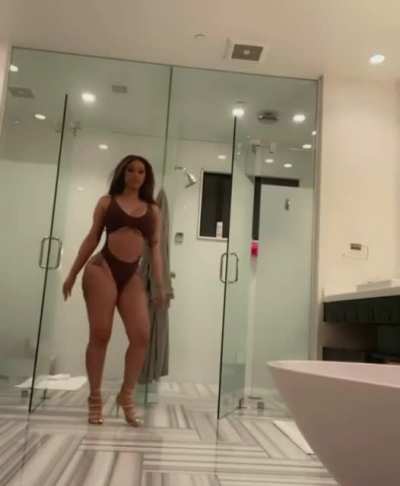 CardiB ass