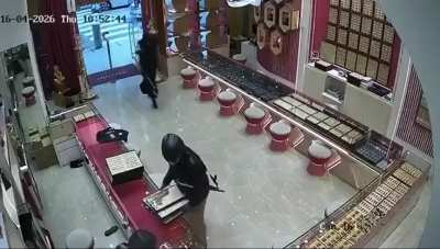 Four armed men reportedly stole $2,340,000 of jewelry from a shop in Malaysia in under 5 mins