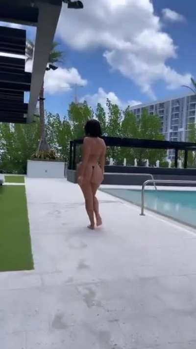 Amirah Dyme 🍑