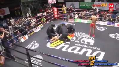 Brutal elbow with devastating results.