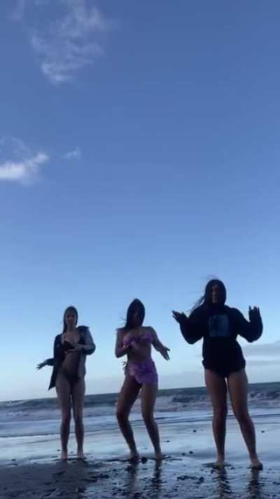 I love beach 🥰