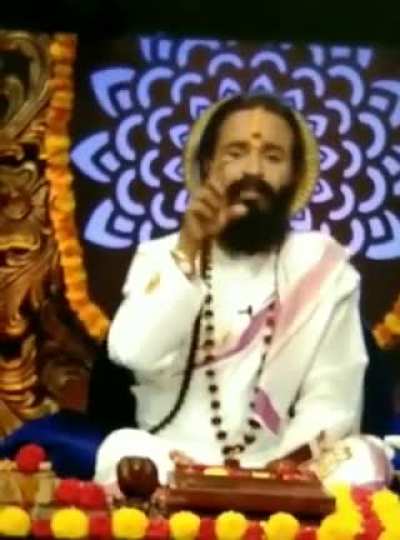 Whatsapp lo gattiga viral ayindi. Edi emanna flow lo baga cheppadu
