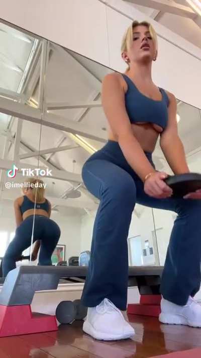 Aussie babe 