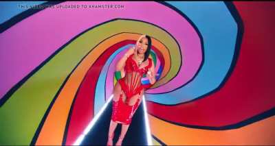 Nicki solo