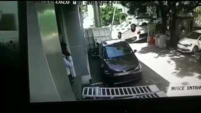 Guy took new Polo and 5 seconds later 