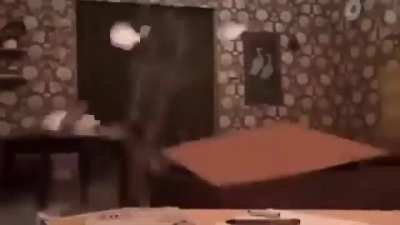dolap düşüyor