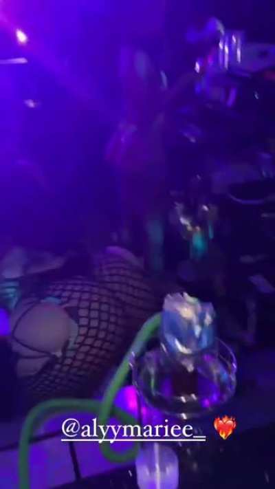 ass jumpin