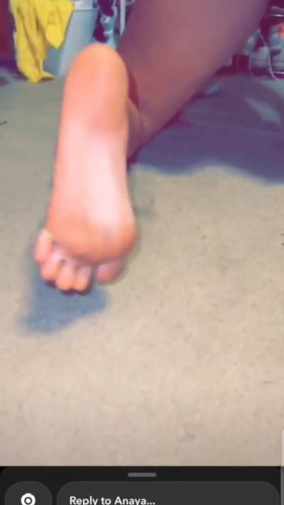 Cheerleader Ana Tarnell showing her sexy feet