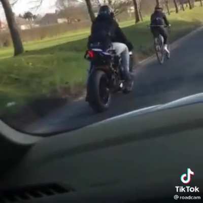 Mm just a bike passing another bike