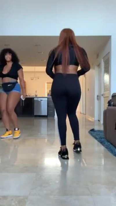 She even got sis (ladyluscioustt) to come back and throw that ass for the fam