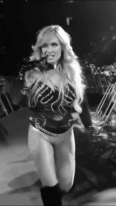 Scarlett Bordeaux