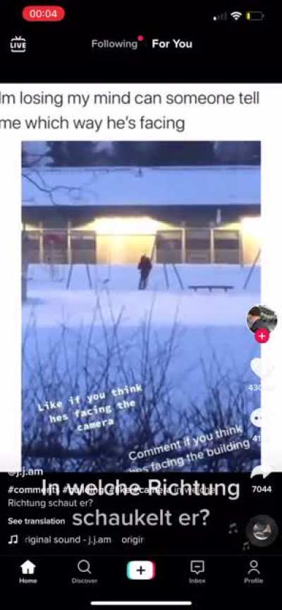He’s facing the camera right? People in the comments seem to be torn but it’s pretty obvious to me, but idrk