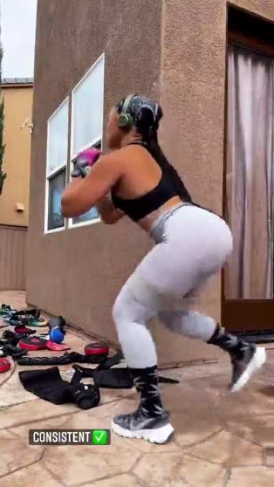 🏋🏽‍♀️<wbr>🐫🍯