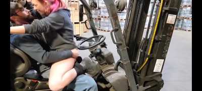 Sneaky creampie on the job