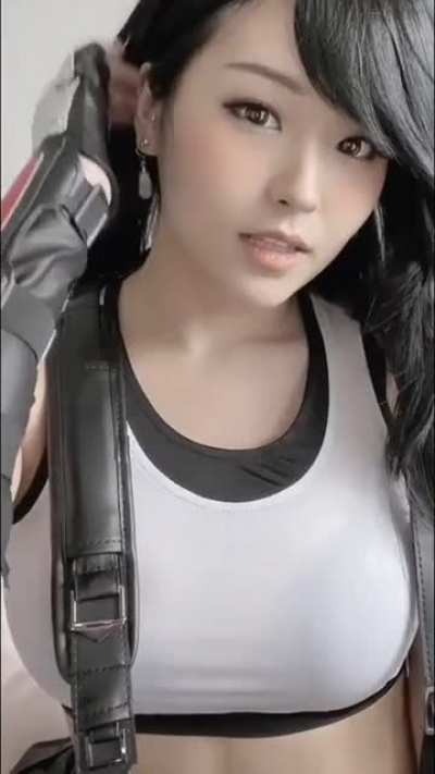 Hyoon Tifa Cosplay TikTok