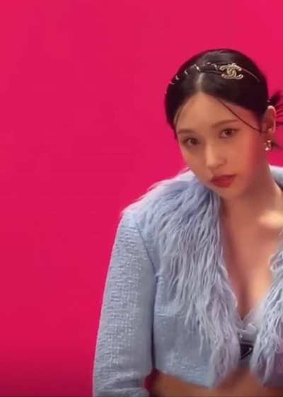 Woohoo mina cute cleavage 😙