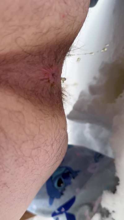 Wifey taking a shit in snow 