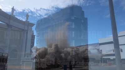 Controlled demolition of building