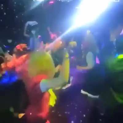 average twohoe fan hangout