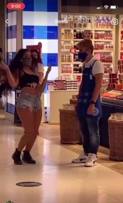Can flinging butt sweat spread covid?