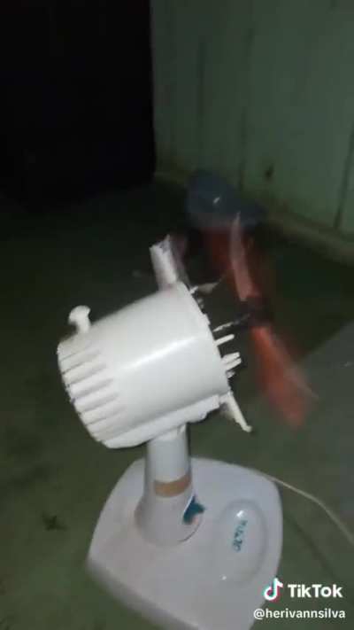 Alexa, ligar o ar da sala