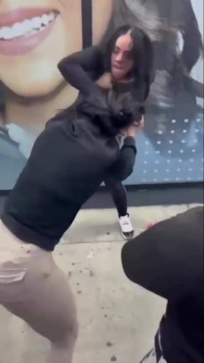 Wild public brawl between two girls fighting over the same guy