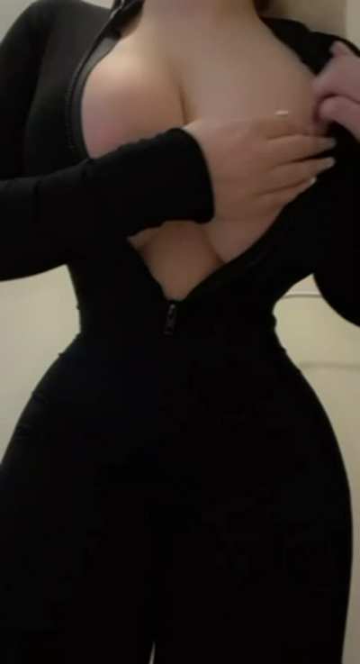 My big natural titties hate being suffocated