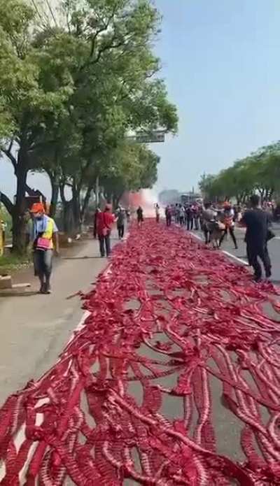 Fire freakin crackers
