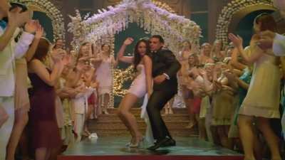 Kareena's Sexiest Mashup on Vacancy Song from the movie Golmaal Returns with Her Smooching Scenes Climax
