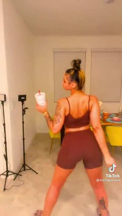 Tik tok baddie