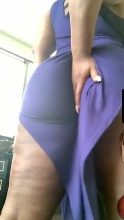 Goddamn she always clap loud af