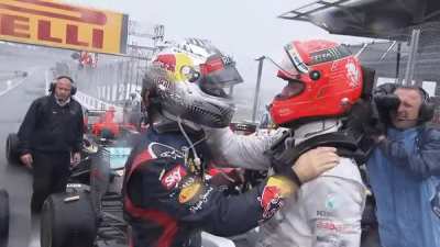 [@InsideF1 Twitter] Michael Schumacher congratulating Sebastian Vettel for winning his 3rd Championship.