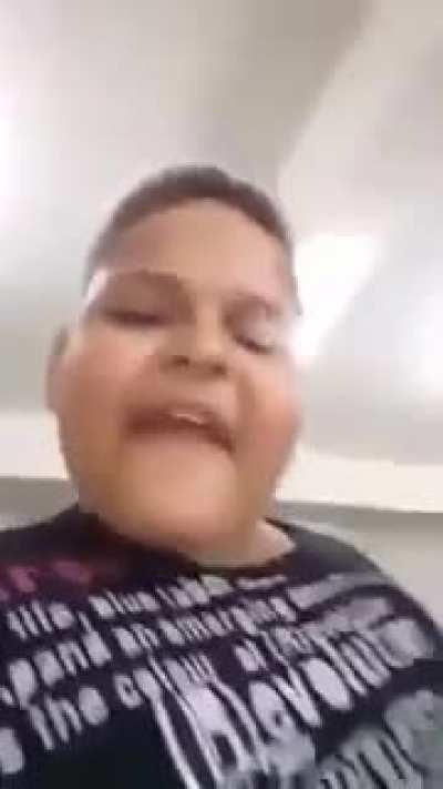 Juninho 123 fica puto após adm falar que comeu a web-namorada dele