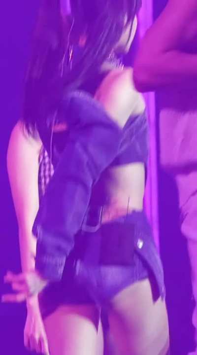 Lisa 🍑