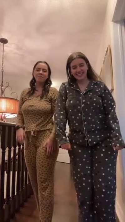 I want to fuck the girl in grey's huge ass