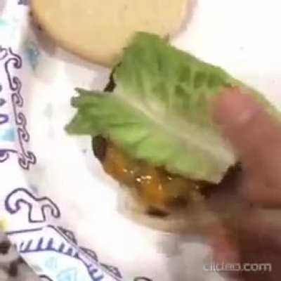 Ммм... говяжьи котле<wbr>тки..<wbr>.