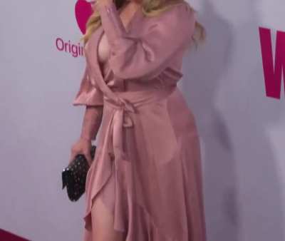Katheryn attends the Los Angeles premiere of the 