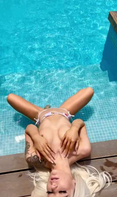 I will never learn to stop masturbating in my garden for the neighbors to see